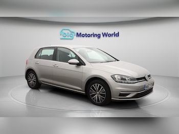 Used Volkswagen Golf 2017 for sale - 76121409: Photo 2