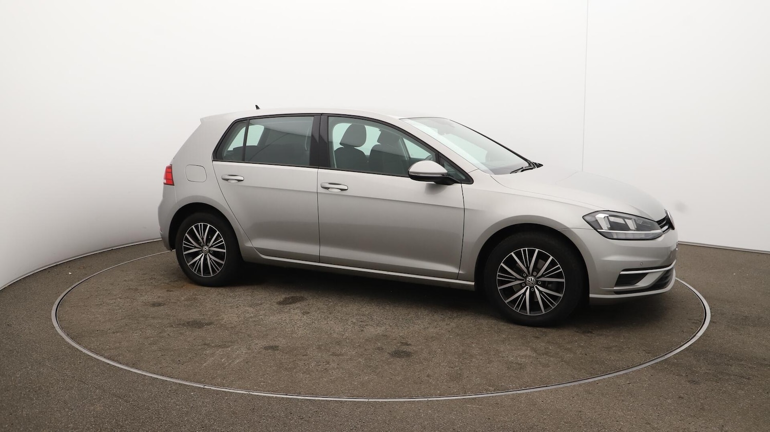 Used Volkswagen Golf 2017 for sale - 76121409: Photo 48