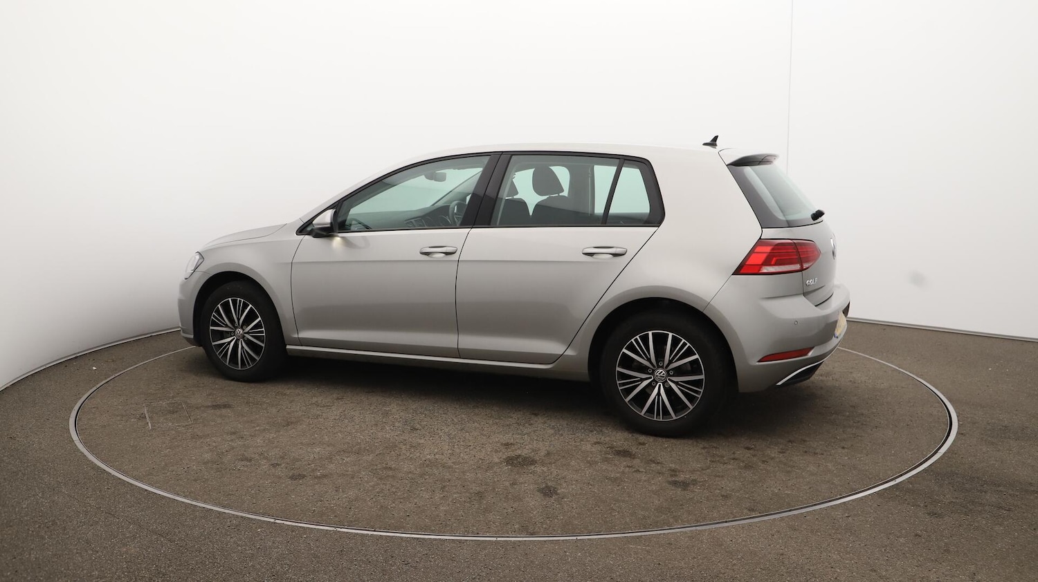 Used Volkswagen Golf 2017 for sale - 76121409: Photo 49