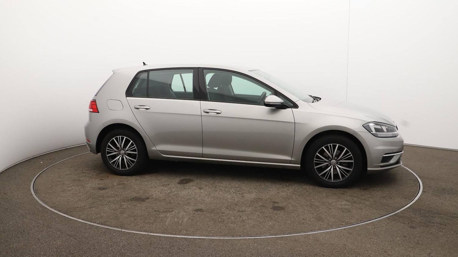 Used Volkswagen Golf 2017 for sale - 76121409: Photo 50