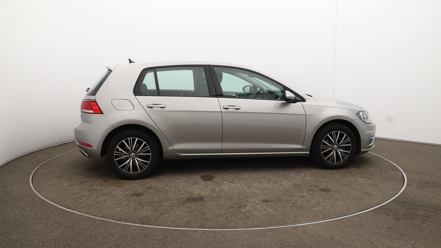 Used Volkswagen Golf 2017 for sale - 76121409: Photo 52