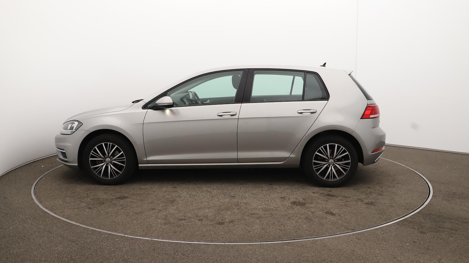 Used Volkswagen Golf 2017 for sale - 76121409: Photo 66