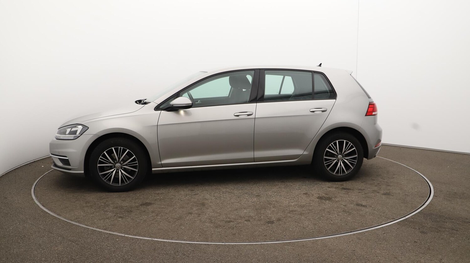 Used Volkswagen Golf 2017 for sale - 76121409: Photo 67