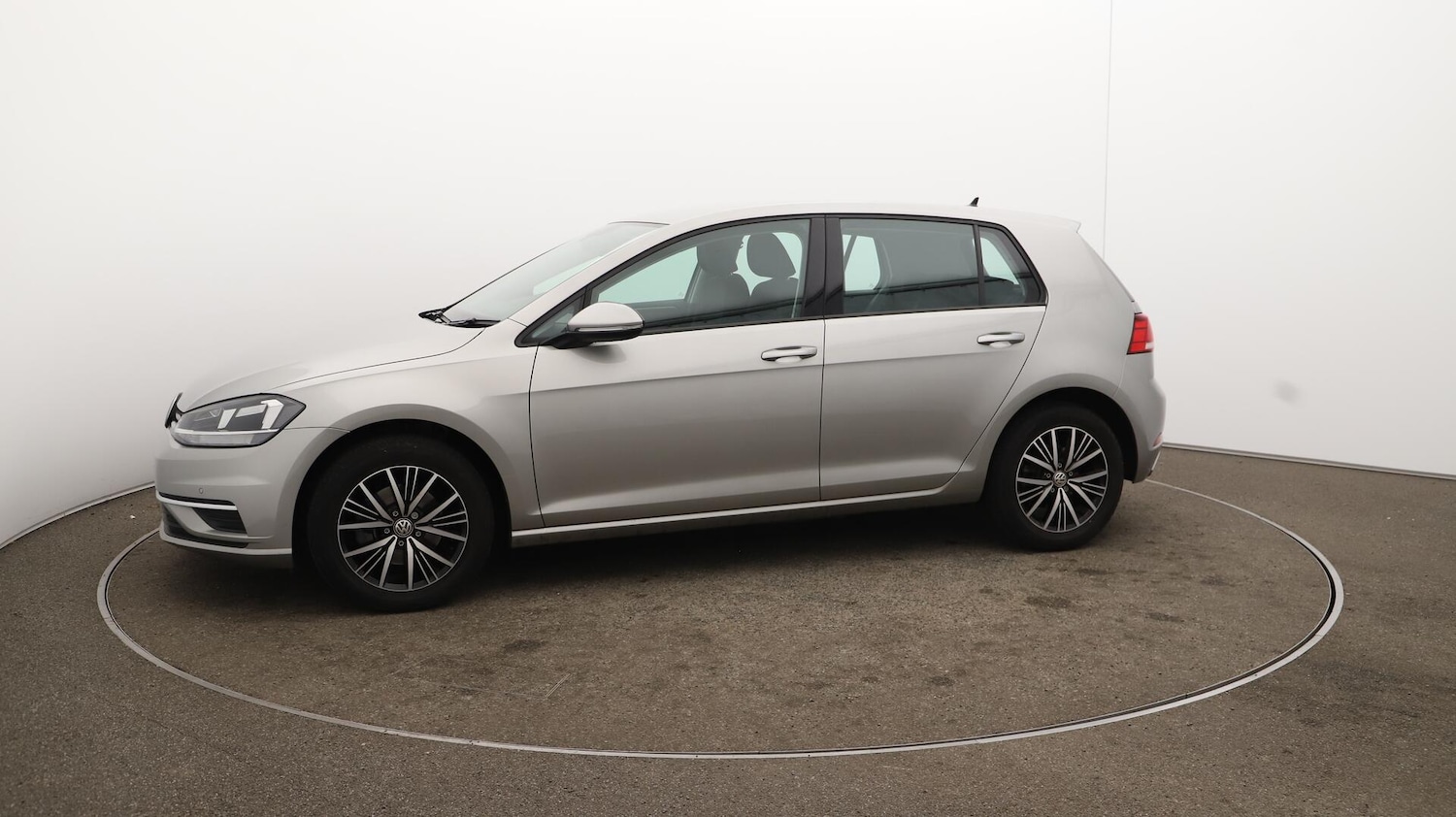 Used Volkswagen Golf 2017 for sale - 76121409: Photo 68