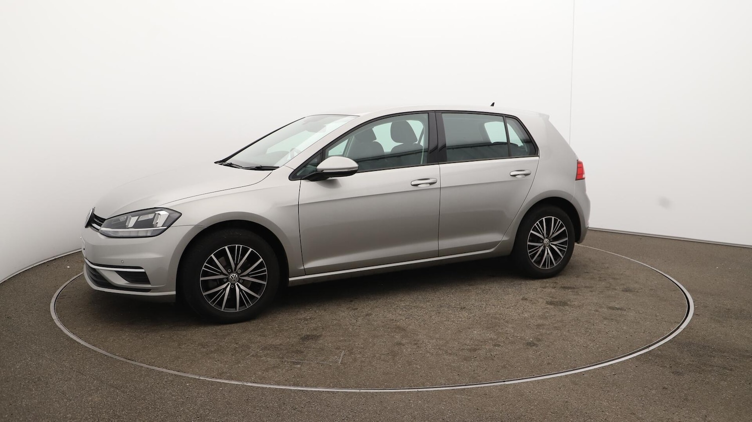 Used Volkswagen Golf 2017 for sale - 76121409: Photo 69