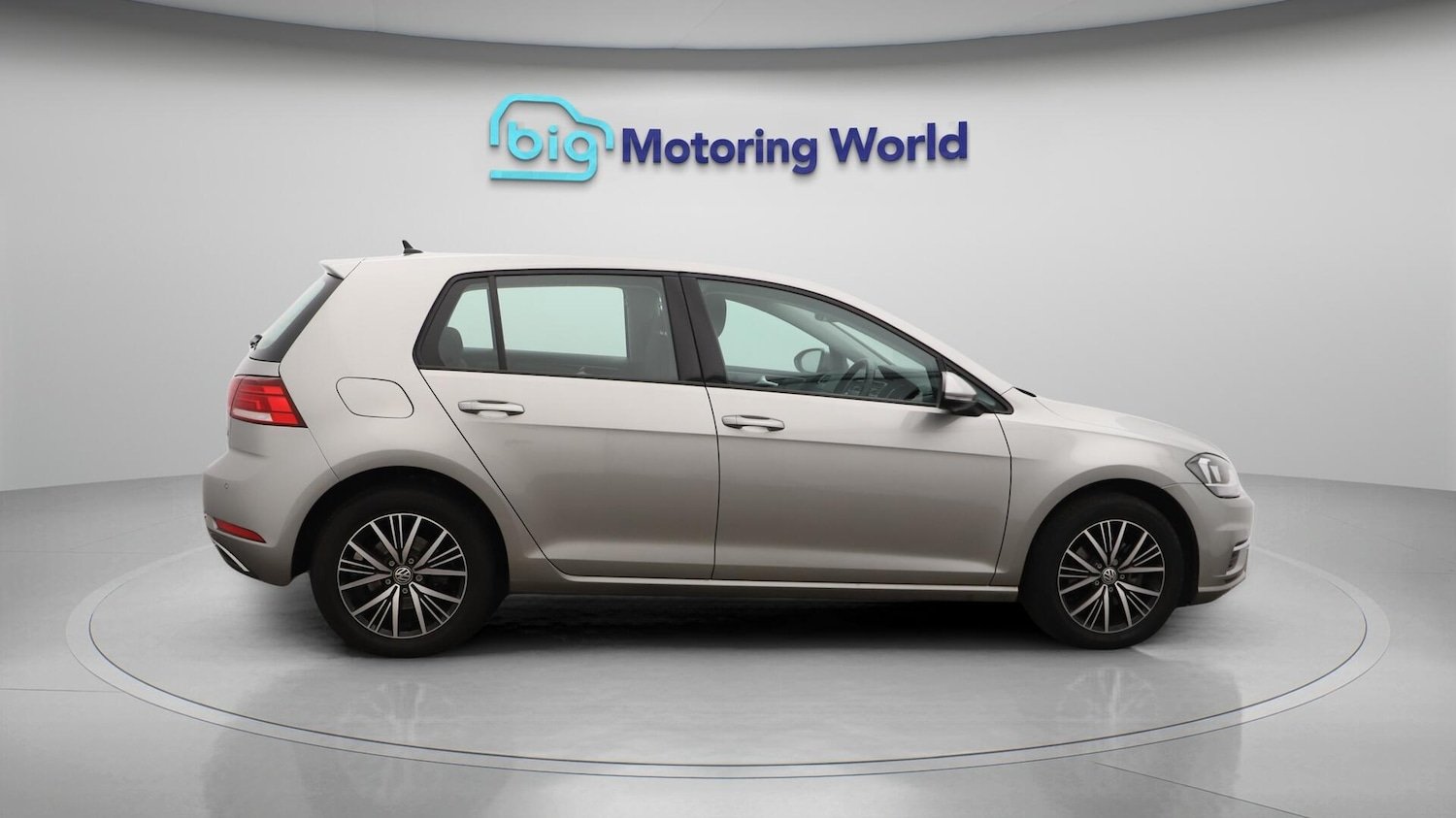 Used Volkswagen Golf 2017 for sale - 76121409: Photo 9