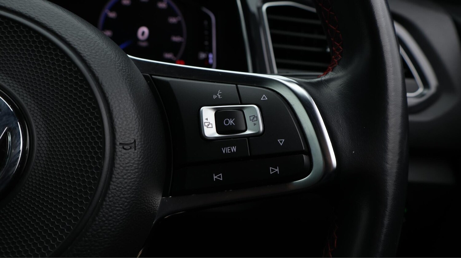 Used Volkswagen T-Roc 2019 for sale - 76239187: Photo 26