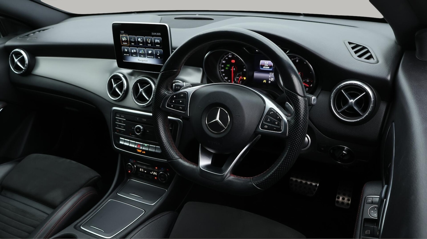 Used Mercedes-Benz CLA 2018 for sale - 76084036: Photo 10