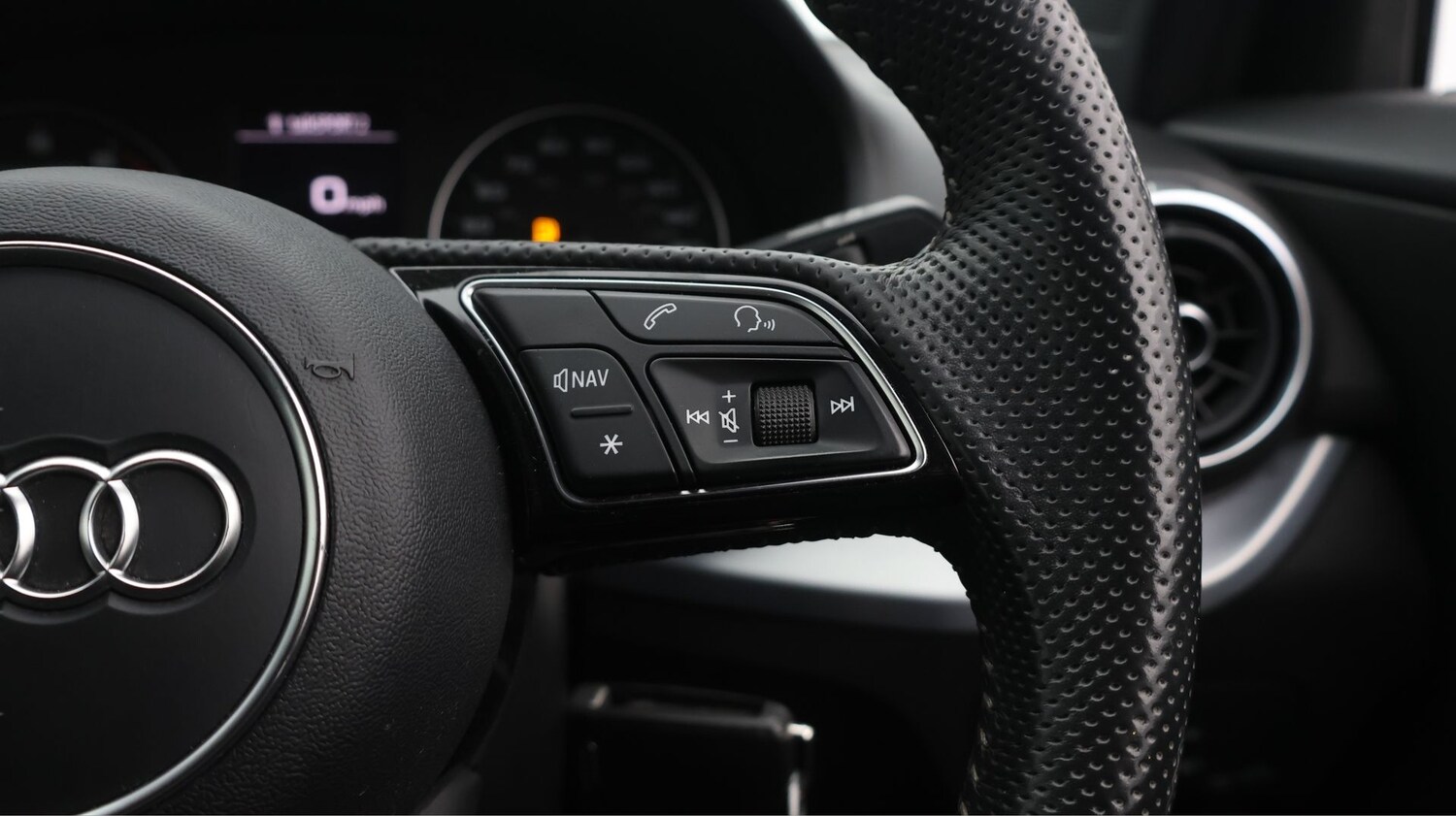 Used Audi Q2 2020 for sale - 77181576: Photo 23