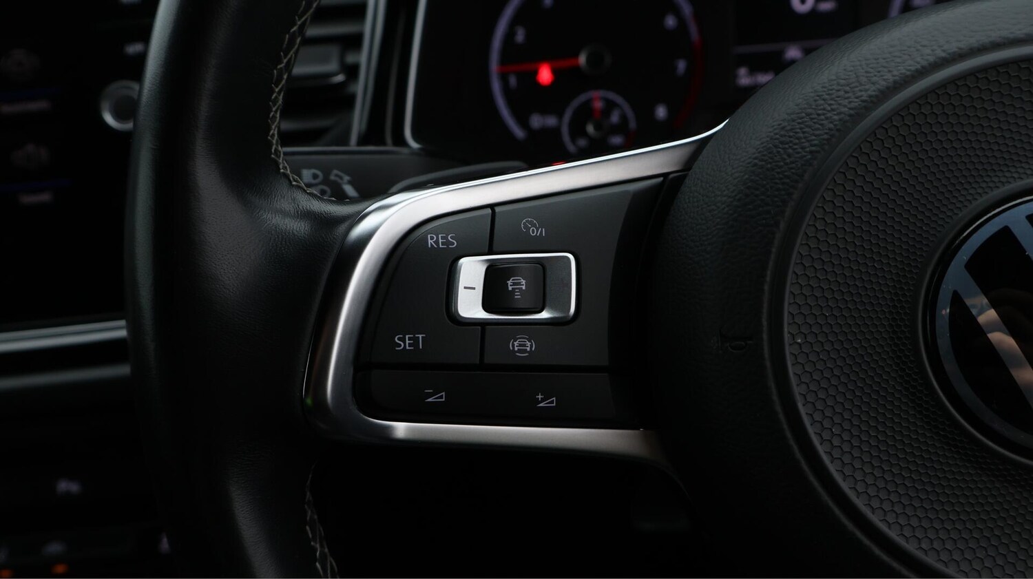 Used Volkswagen T-Roc 2020 for sale - 75989830: Photo 24