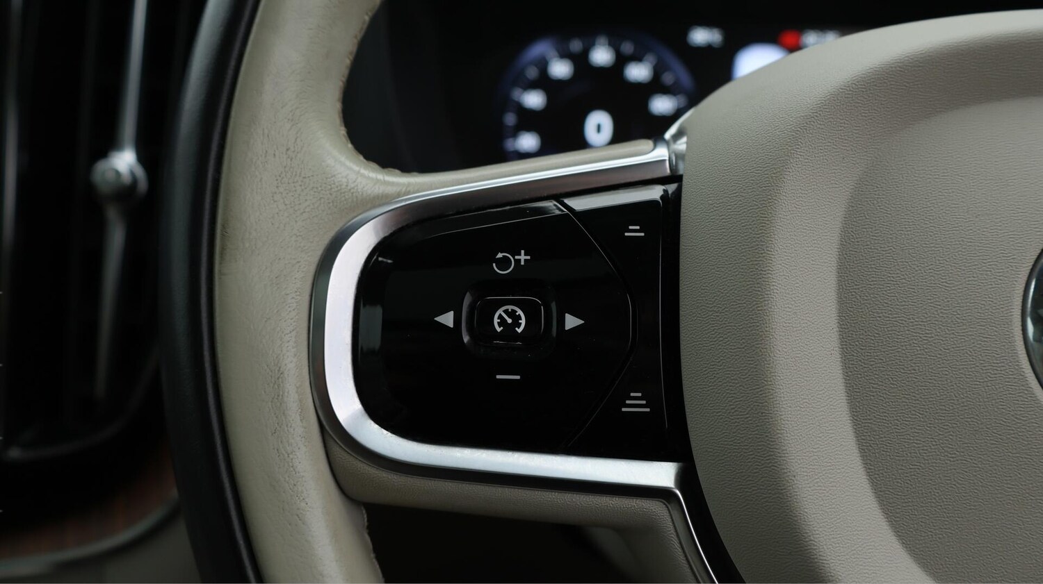 Used Volvo XC60 2020 for sale - 75977587: Photo 27