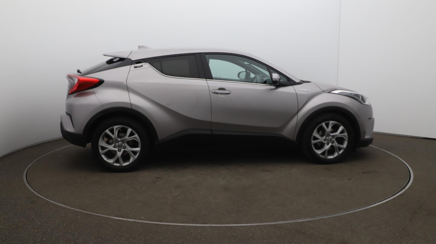 Used Toyota C-HR 2018 for sale - 76099119: Photo 51