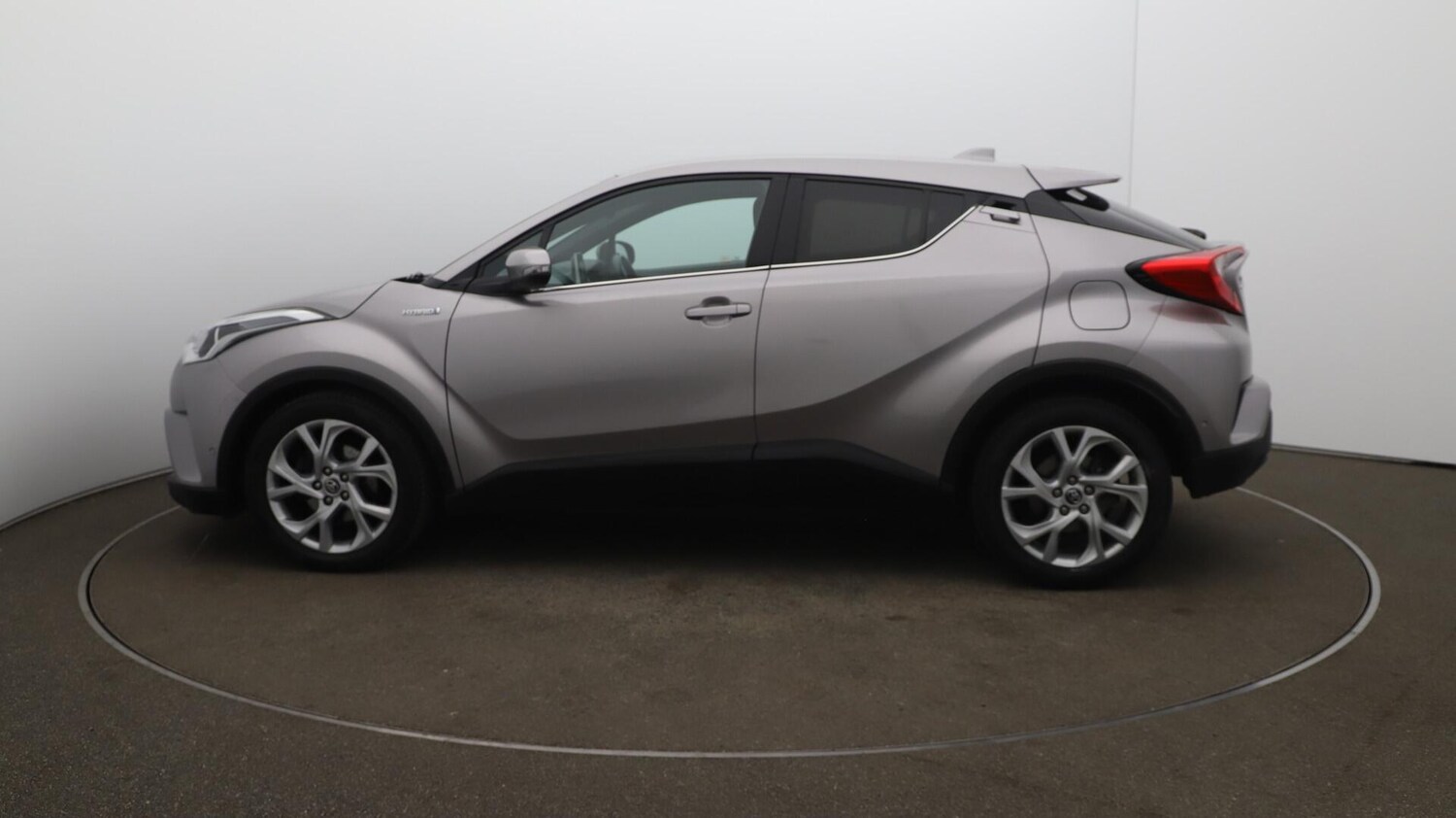 Used Toyota C-HR 2018 for sale - 76099119: Photo 65