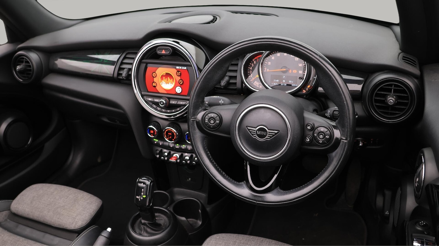 Used MINI Convertible 2018 for sale - 76388250: Photo 10