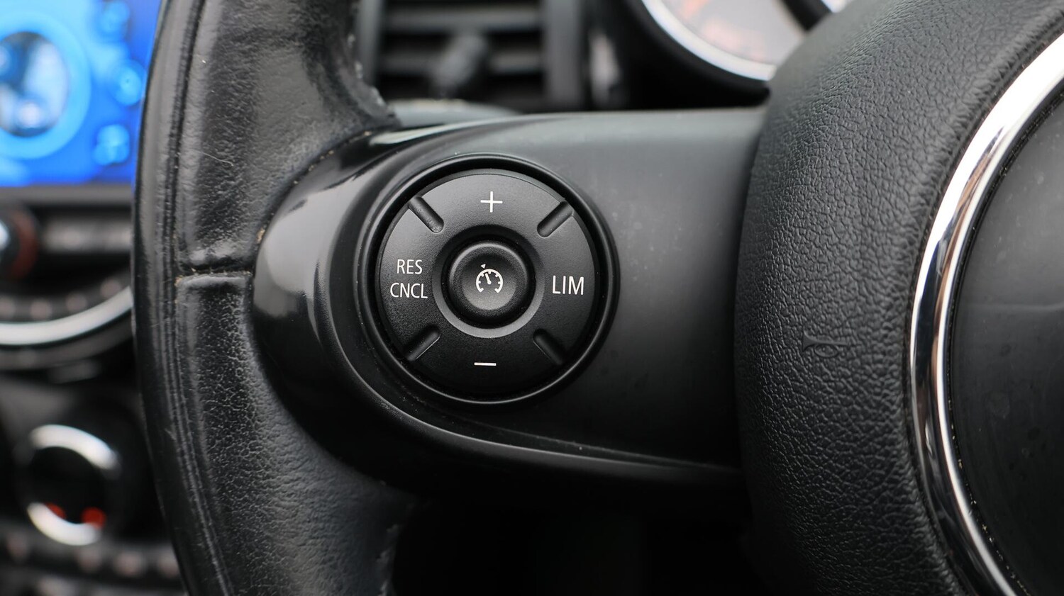 Used MINI Convertible 2018 for sale - 76388250: Photo 25