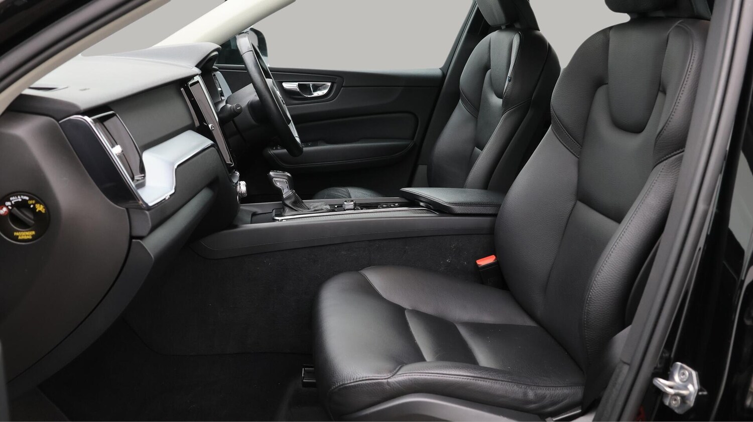 Used Volvo XC60 2018 for sale - 76596982: Photo 15