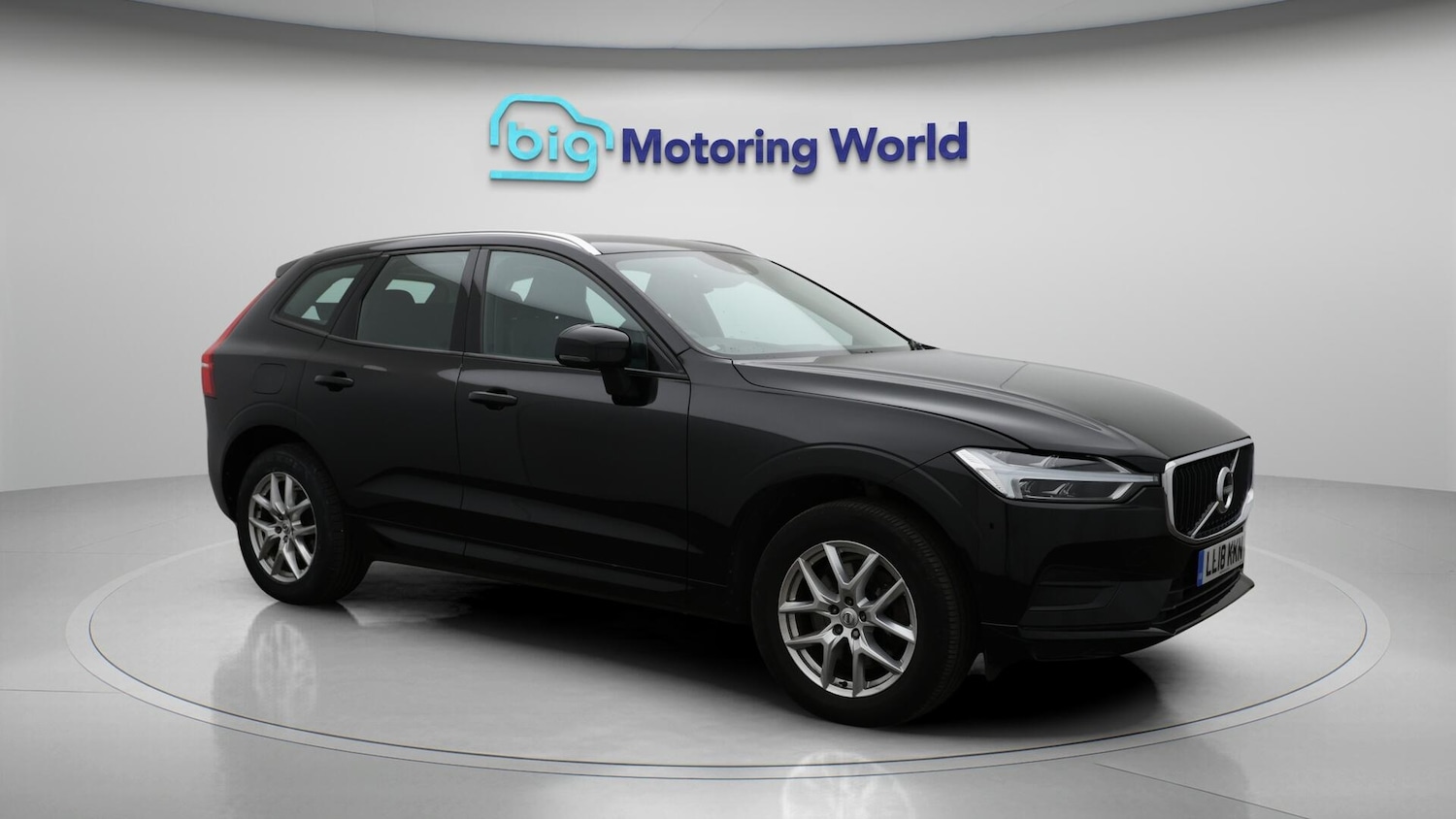 Used Volvo XC60 2018 for sale - 76596982: Photo 2