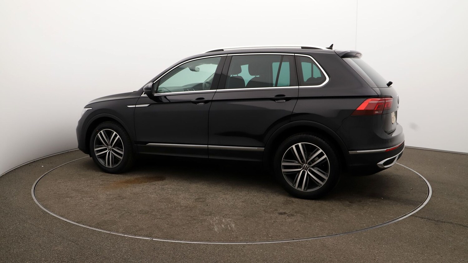 Used Volkswagen Tiguan for sale - 76812032: Photo 42