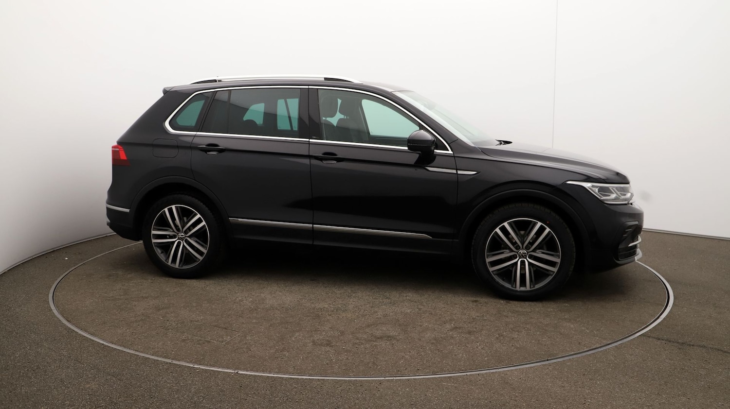 Used Volkswagen Tiguan for sale - 76812032: Photo 43