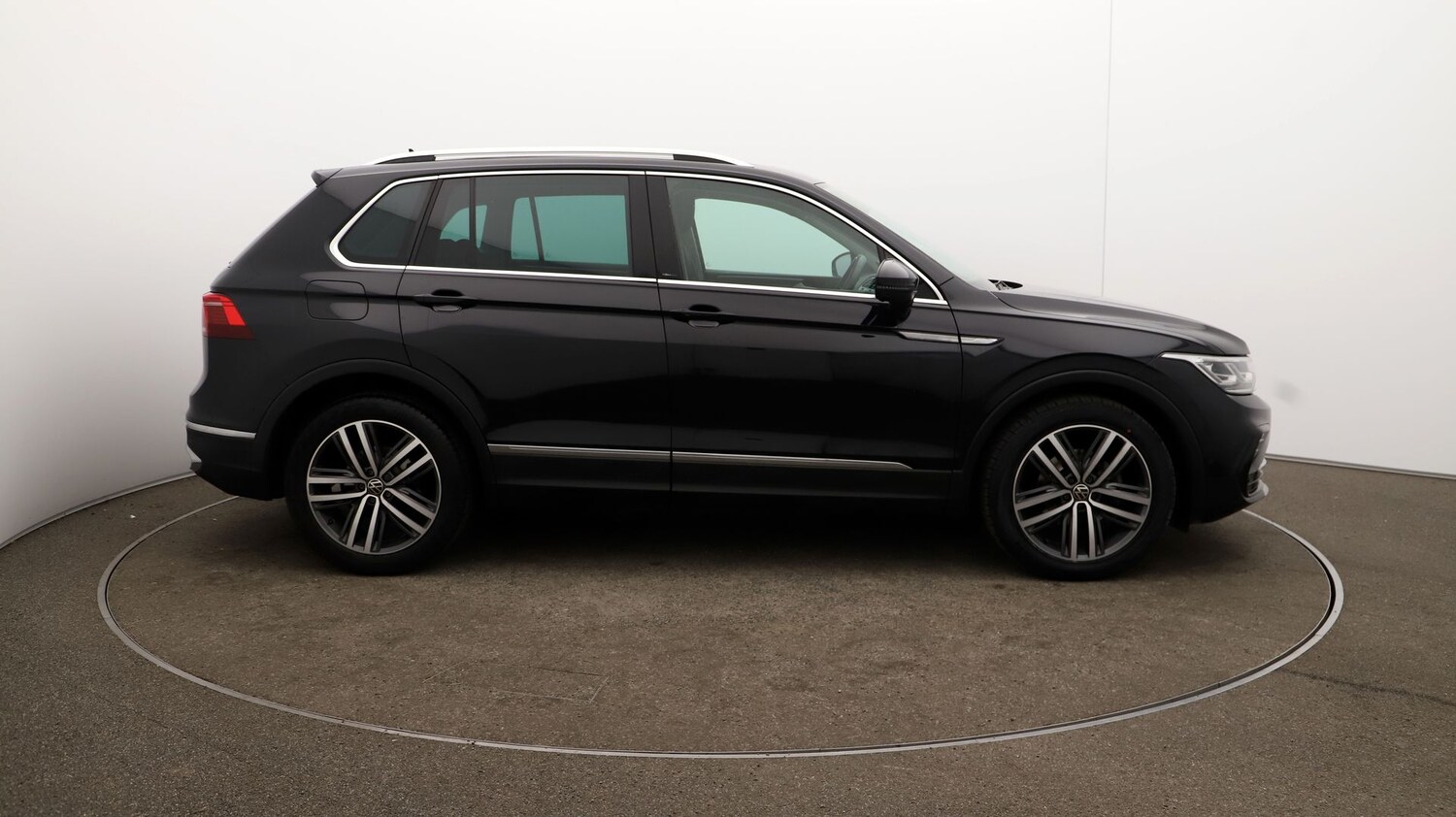 Used Volkswagen Tiguan for sale - 76812032: Photo 44