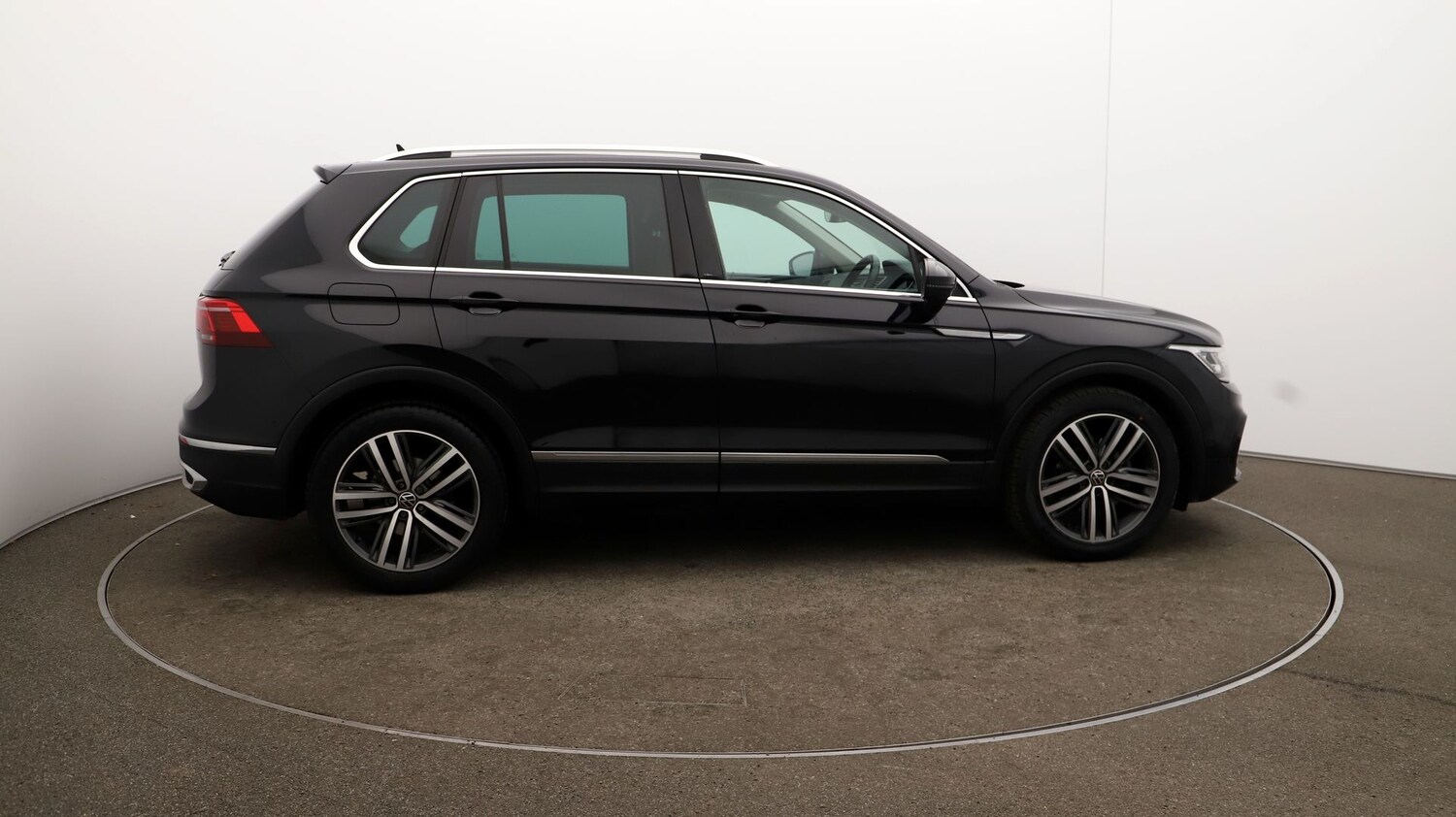 Used Volkswagen Tiguan for sale - 76812032: Photo 45