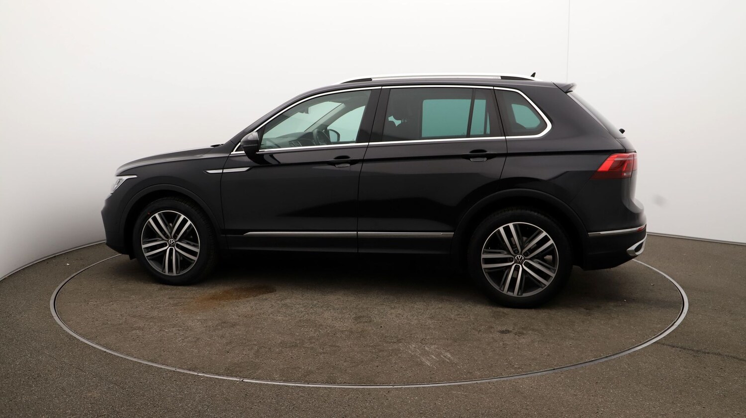 Used Volkswagen Tiguan for sale - 76812032: Photo 53