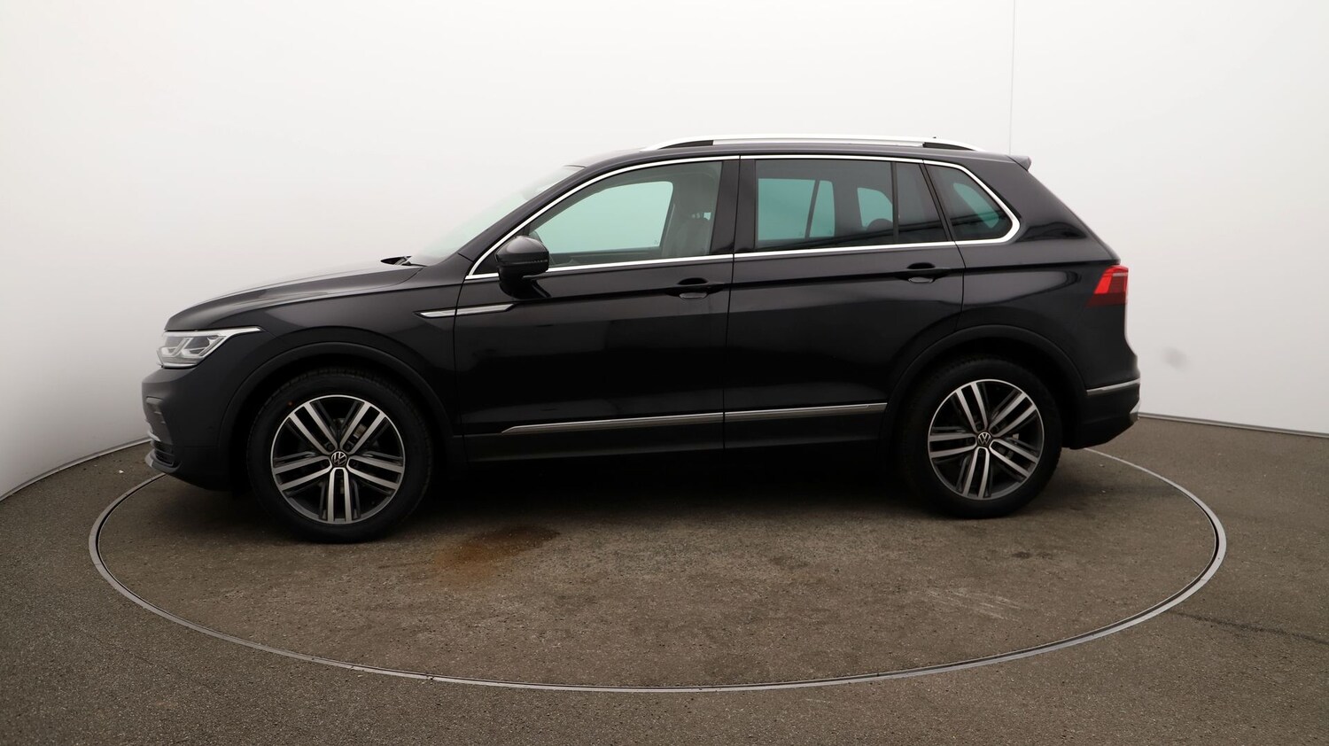 Used Volkswagen Tiguan for sale - 76812032: Photo 60