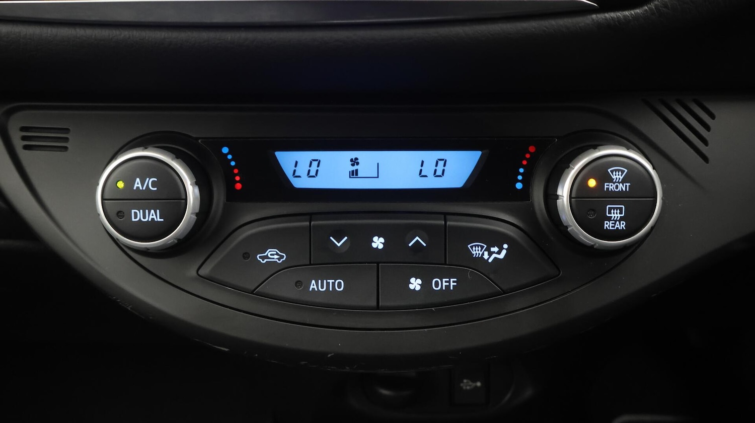 Used Toyota Yaris 2020 for sale - 76380922: Photo 12