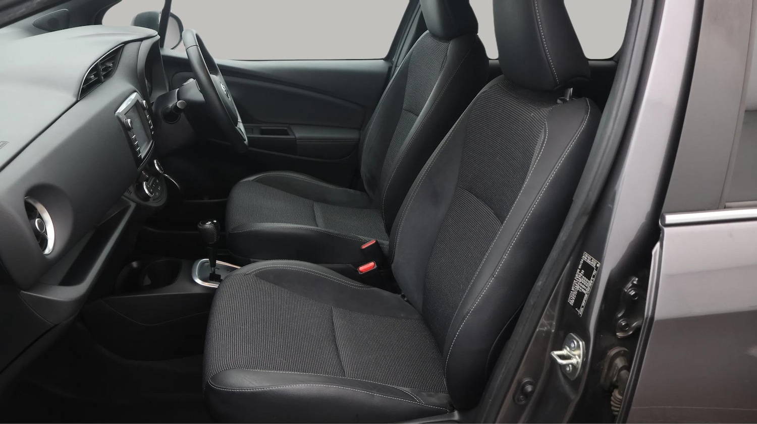 Used Toyota Yaris 2020 for sale - 76380922: Photo 14