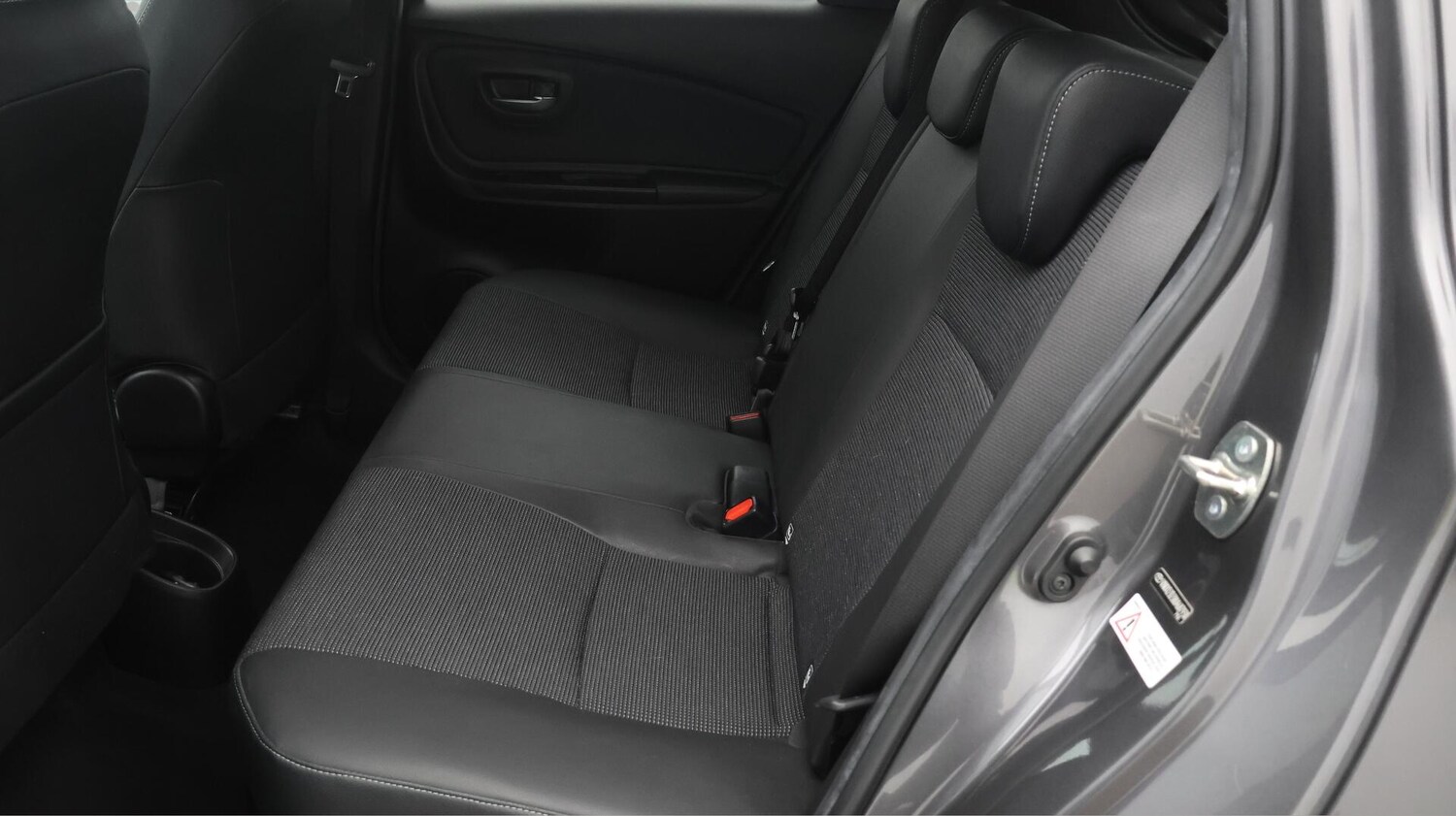 Used Toyota Yaris 2020 for sale - 76380922: Photo 16