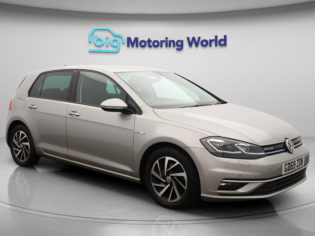 Used Volkswagen Golf 2020 for sale - 76012595: Photo 1