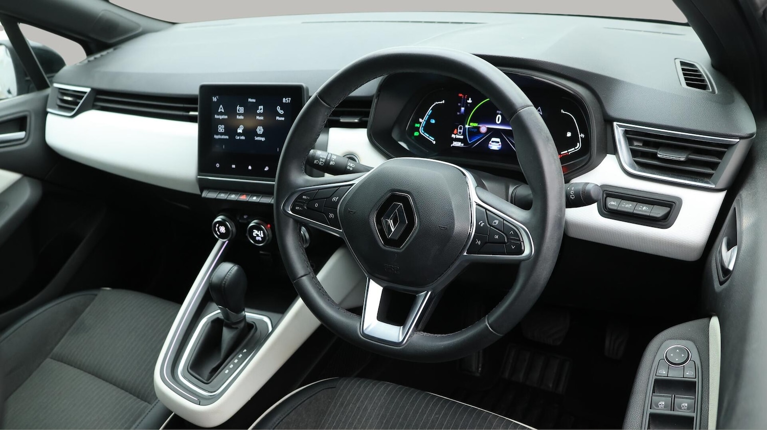 Used Renault Clio 2022 for sale - 76151389: Photo 3