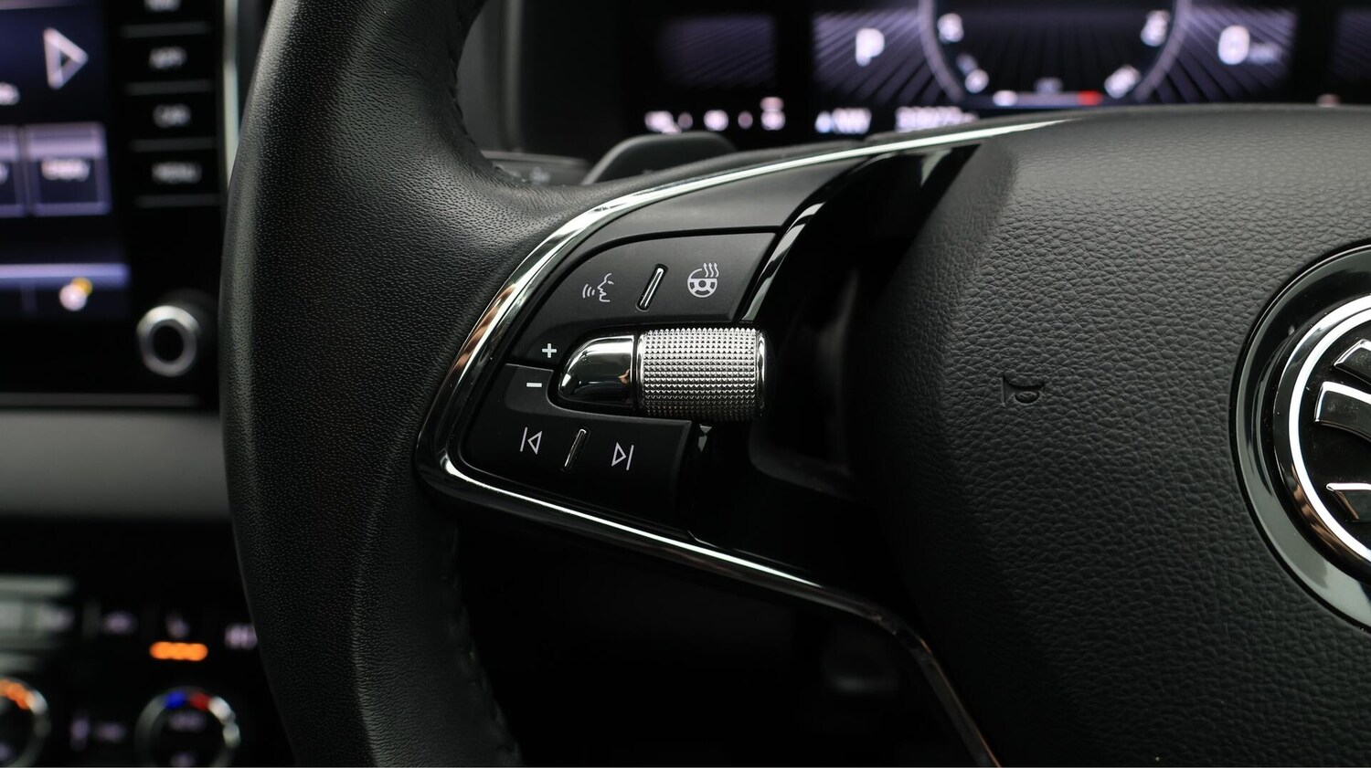 Used Skoda Karoq 2023 for sale - 76472639: Photo 24