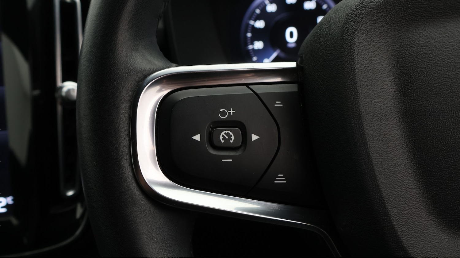 Used Volvo XC40 2022 for sale - 77557111: Photo 24