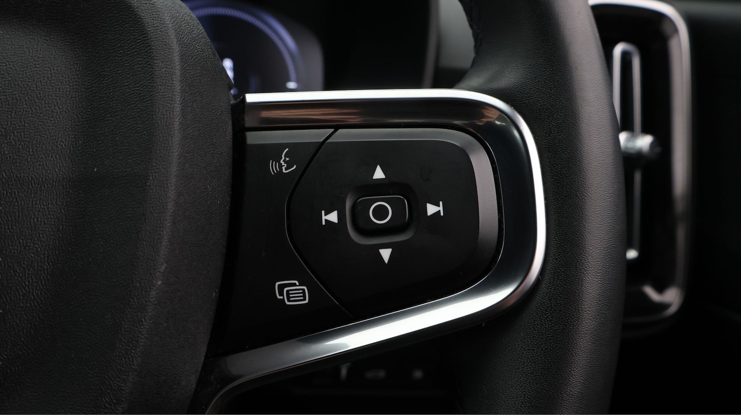 Used Volvo XC40 2022 for sale - 77557111: Photo 25