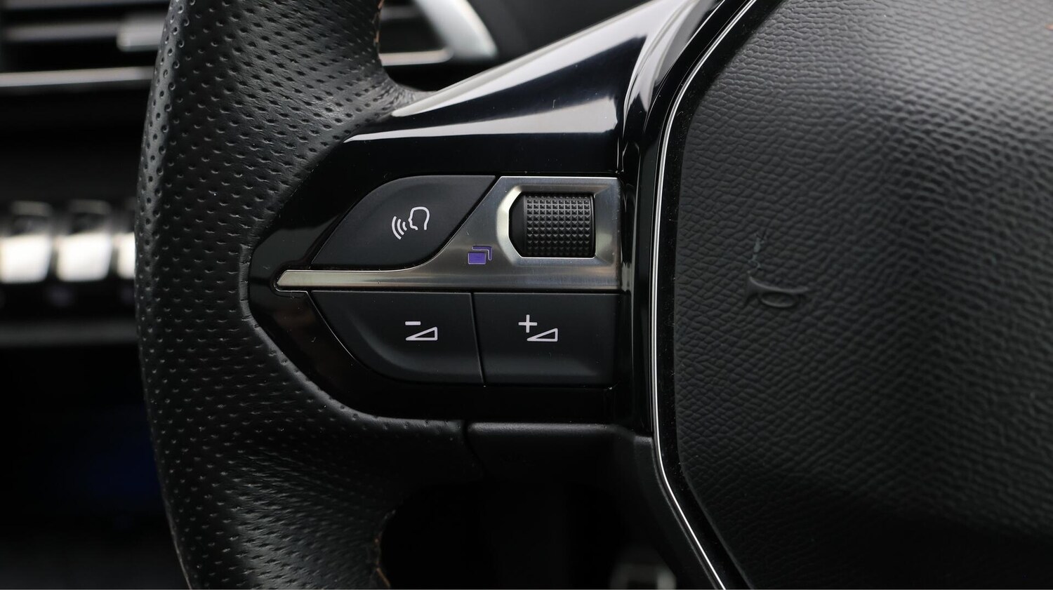 Used Peugeot 5008 2020 for sale - 76349358: Photo 28