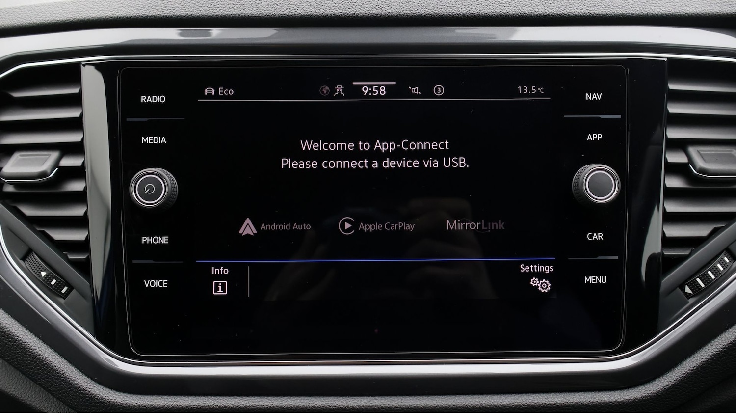 Used Volkswagen T-Roc 2022 for sale - 77689467: Photo 25