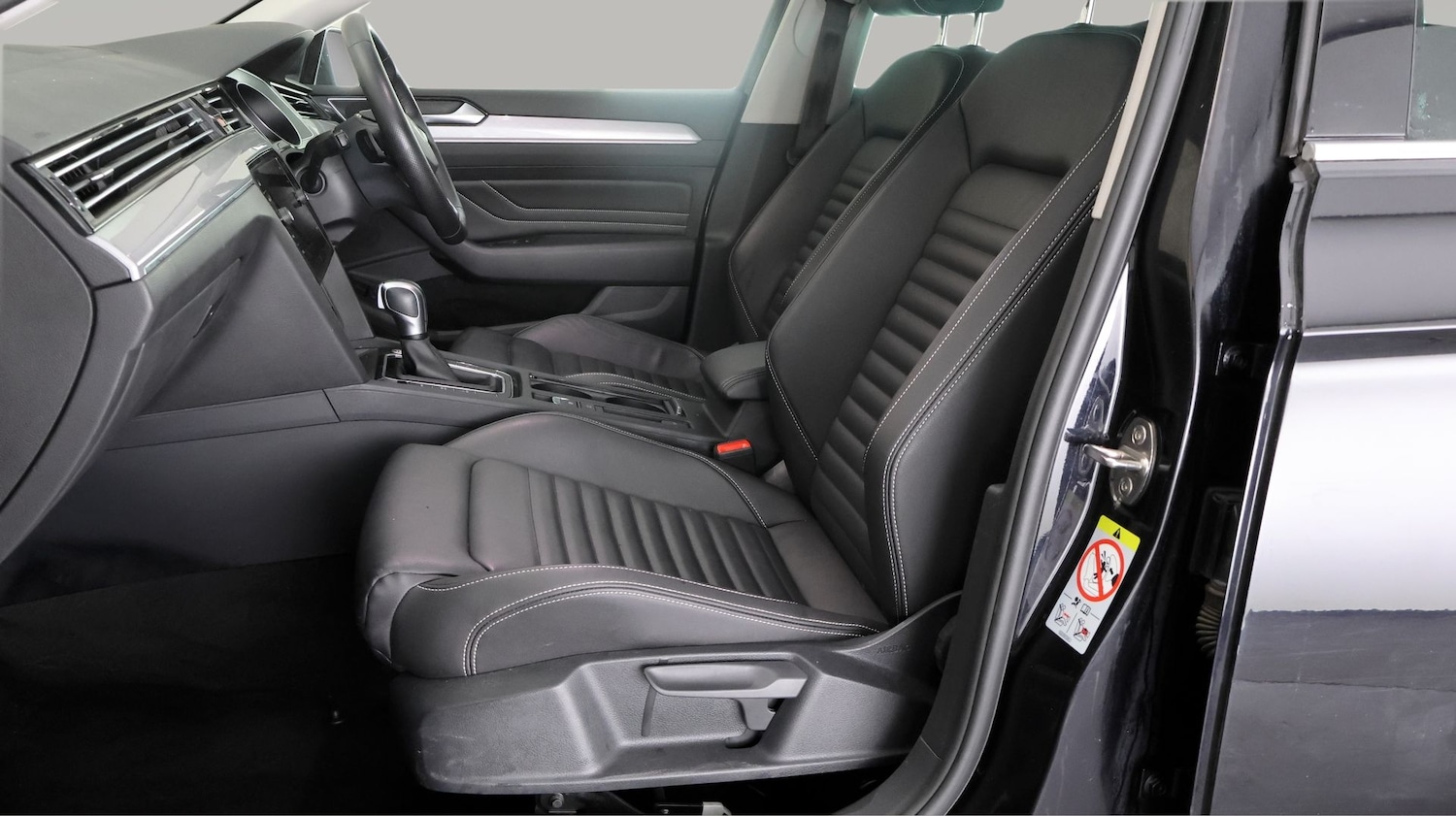 Used Volkswagen Passat 2023 for sale - 78027333: Photo 13