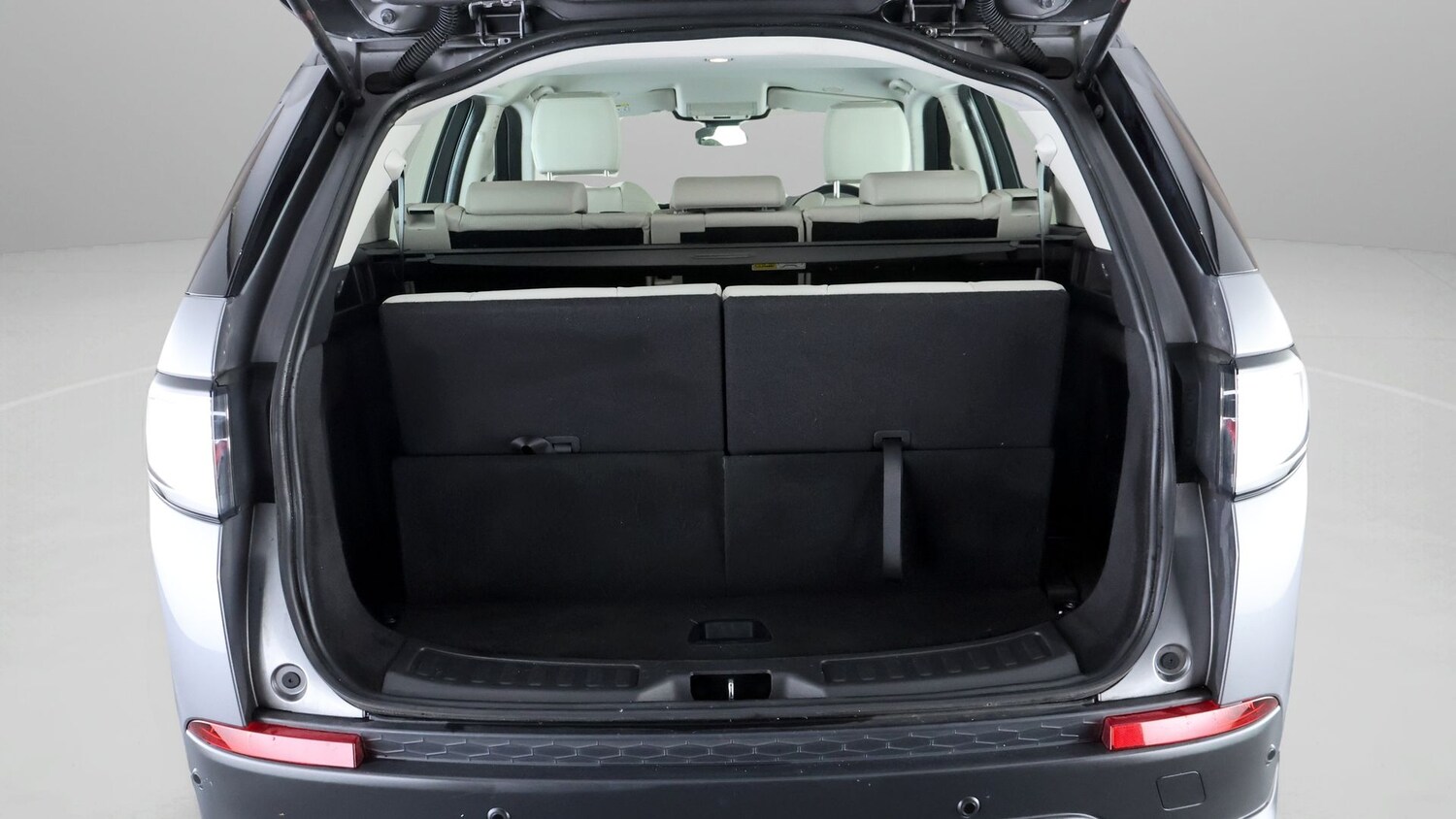 Used Land Rover Discovery Sport 2021 for sale - 77935886: Photo 17