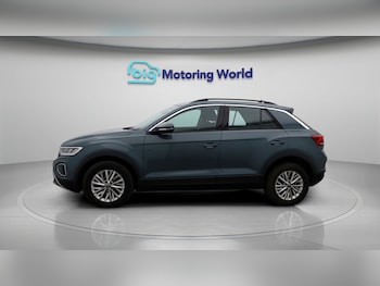 Used Volkswagen T-Roc 2022 for sale - 77077653: Photo