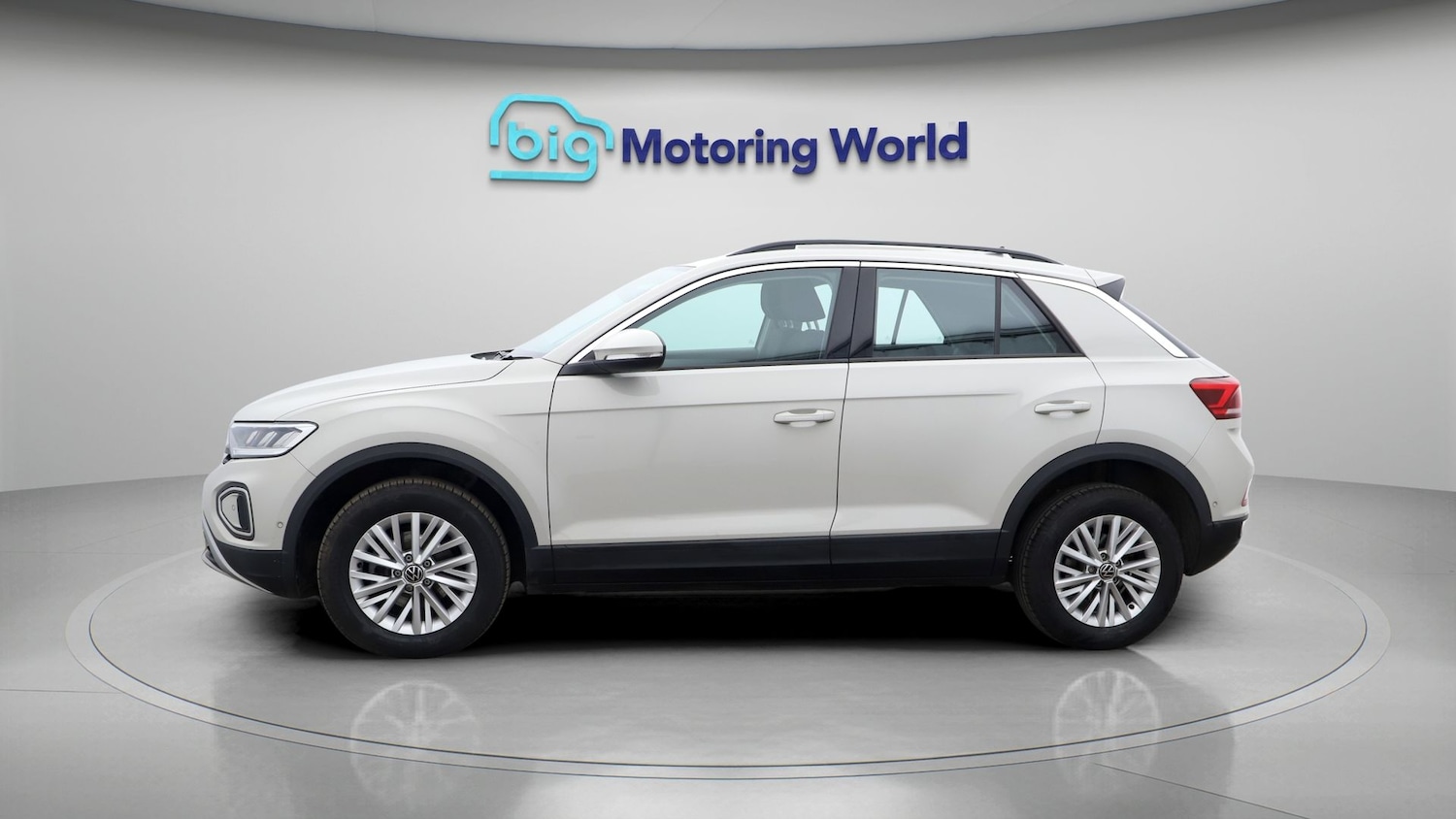 Used Volkswagen T-Roc 2022 for sale - 77329341: Photo 4