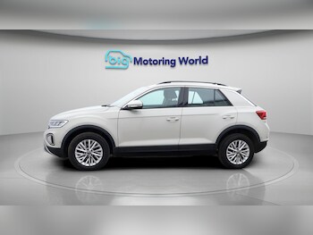 Used Volkswagen T-Roc 2022 for sale - 77329341: Photo