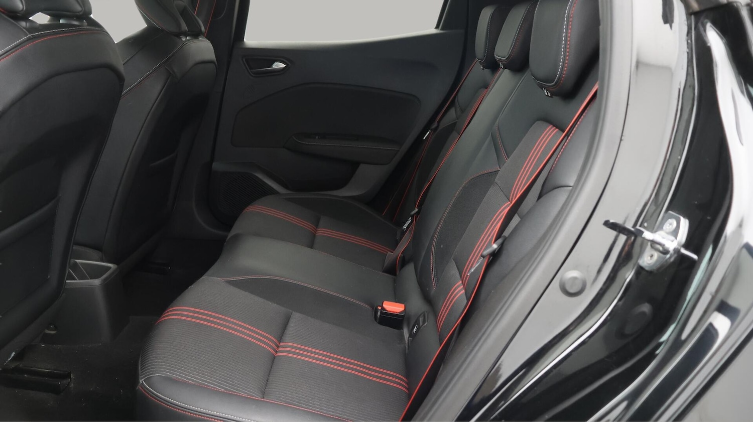 Used Renault Clio for sale - 76633820: Photo 17