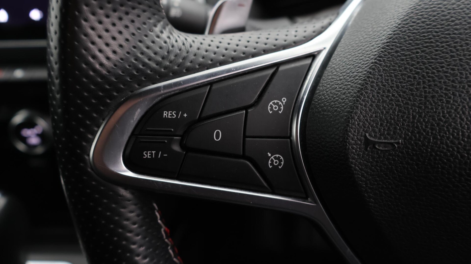 Used Renault Clio for sale - 76633820: Photo 23