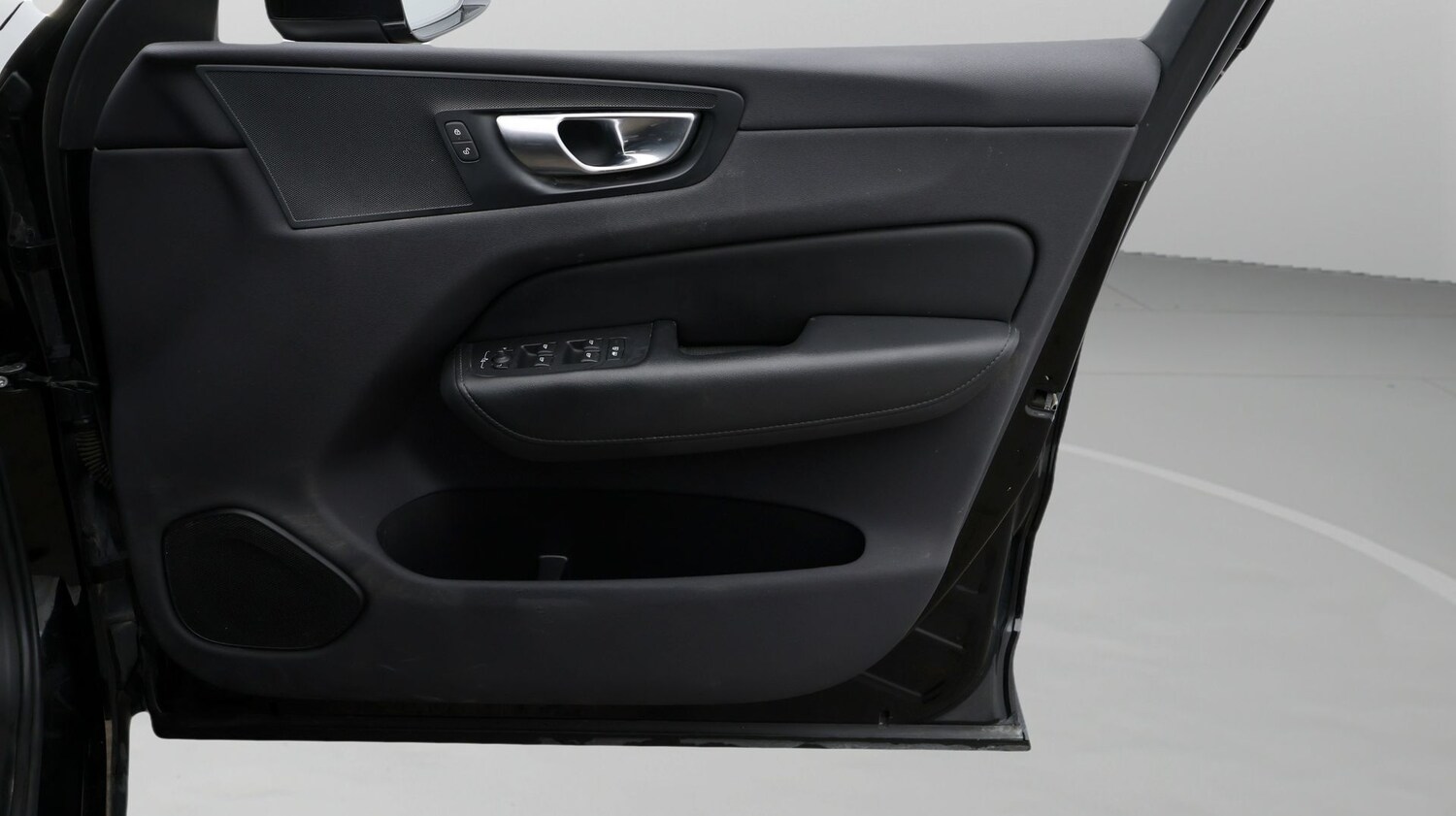 Used Volvo XC60 2023 for sale - 77489817: Photo 15