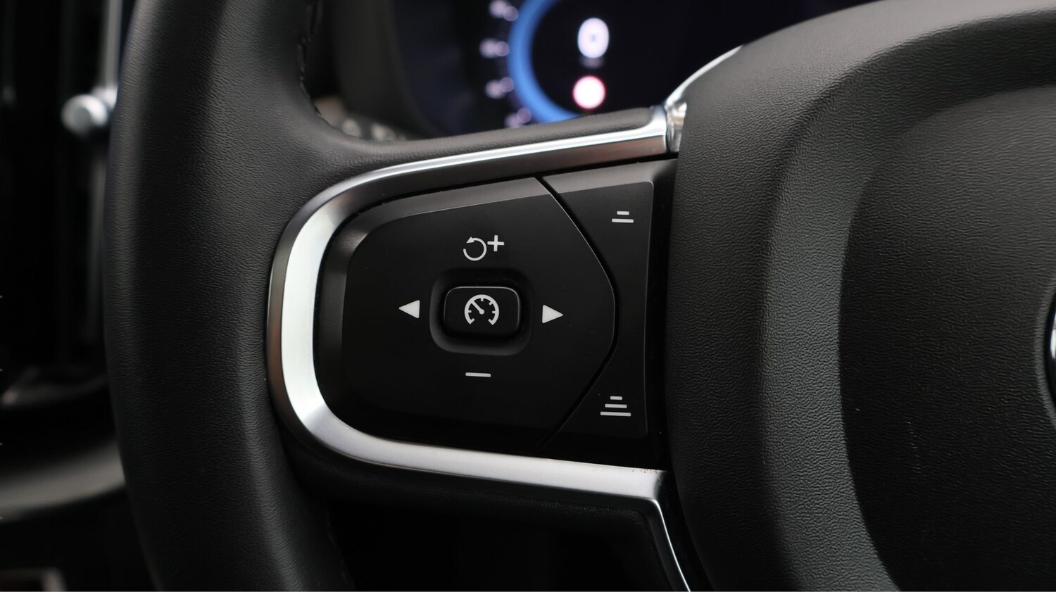 Used Volvo XC60 2023 for sale - 77489817: Photo 27