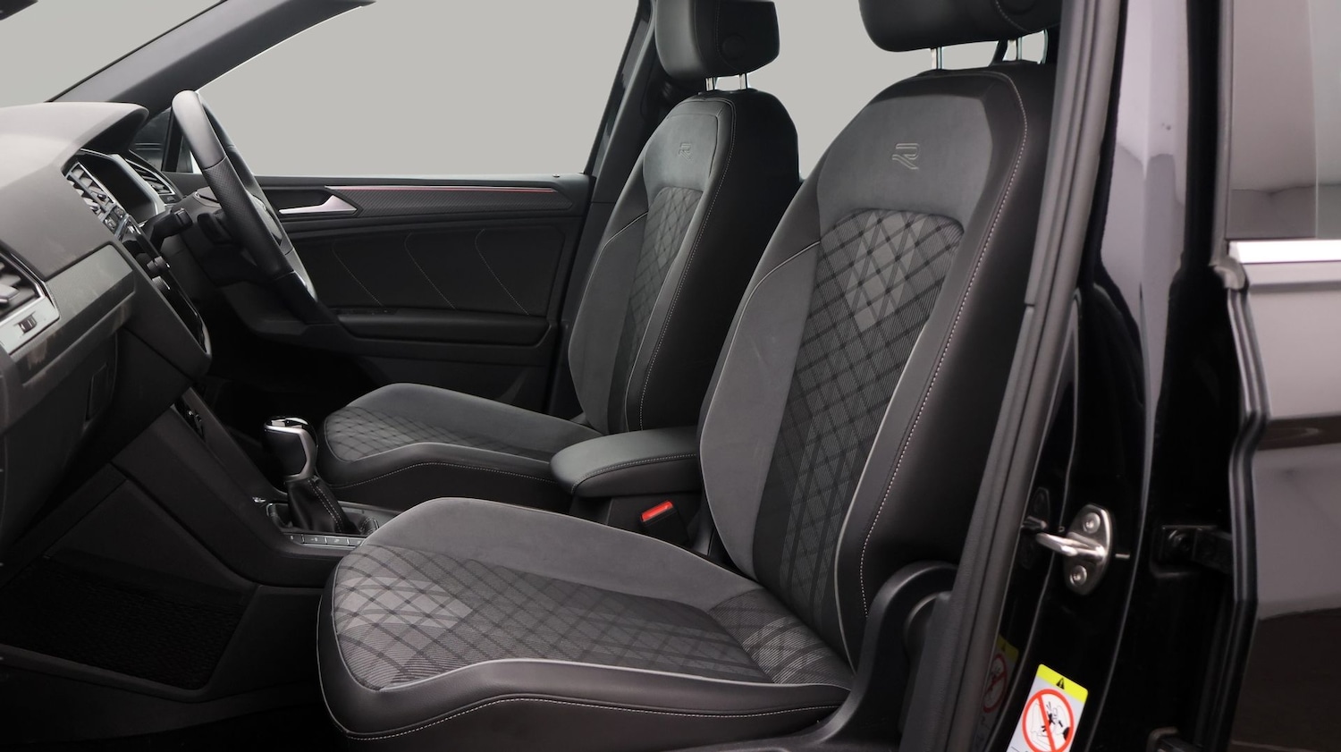 Used Volkswagen Tiguan 2023 for sale - 77610495: Photo 14