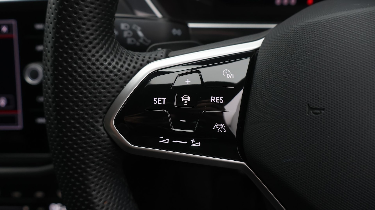 Used Volkswagen Tiguan 2023 for sale - 77610495: Photo 24