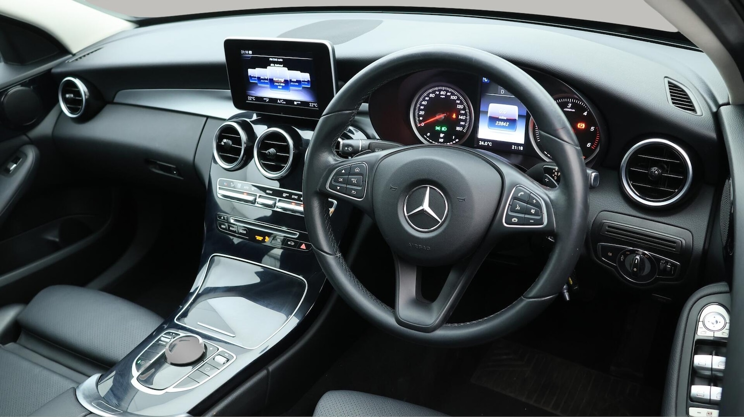 Used Mercedes-Benz C-Class 2018 for sale - 76158832: Photo 10