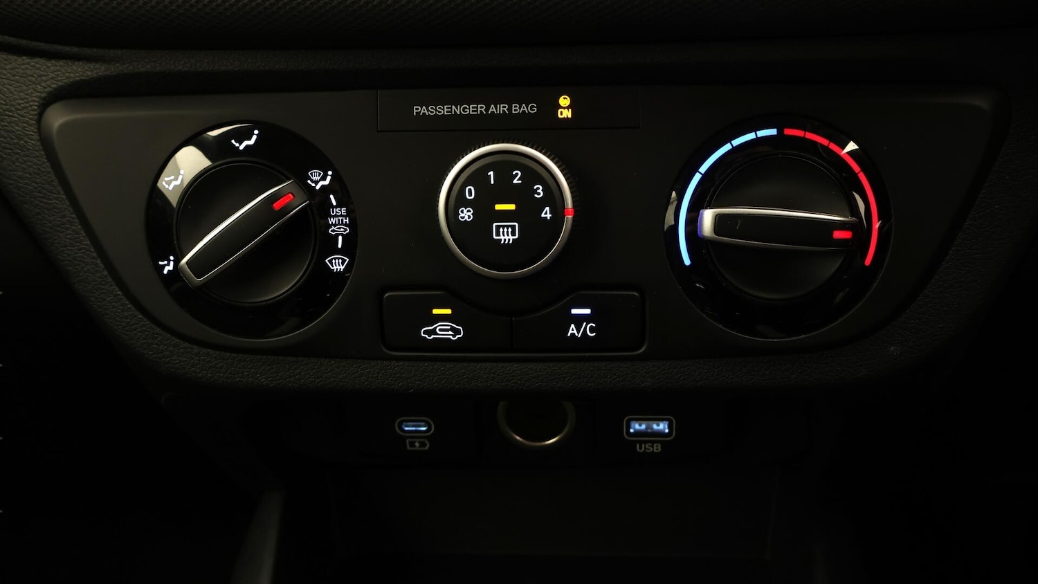 Used Hyundai i10 2024 for sale - 76632737: Photo 13